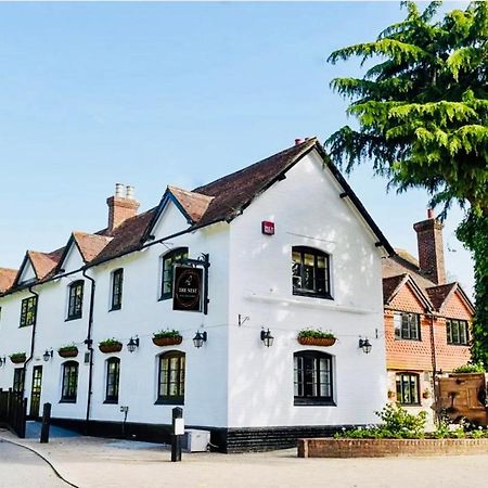 The Nest Hotel & Restaurant Petersfield Esterno foto