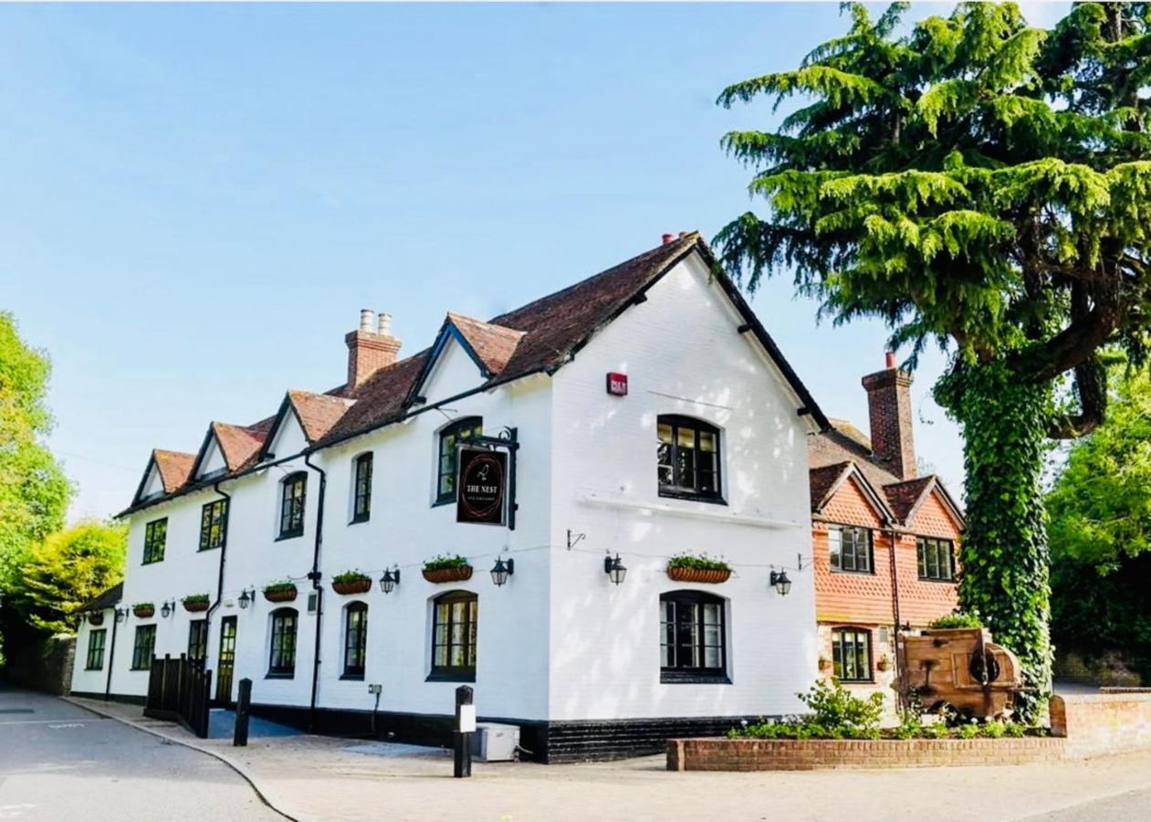 The Nest Hotel & Restaurant Petersfield Esterno foto