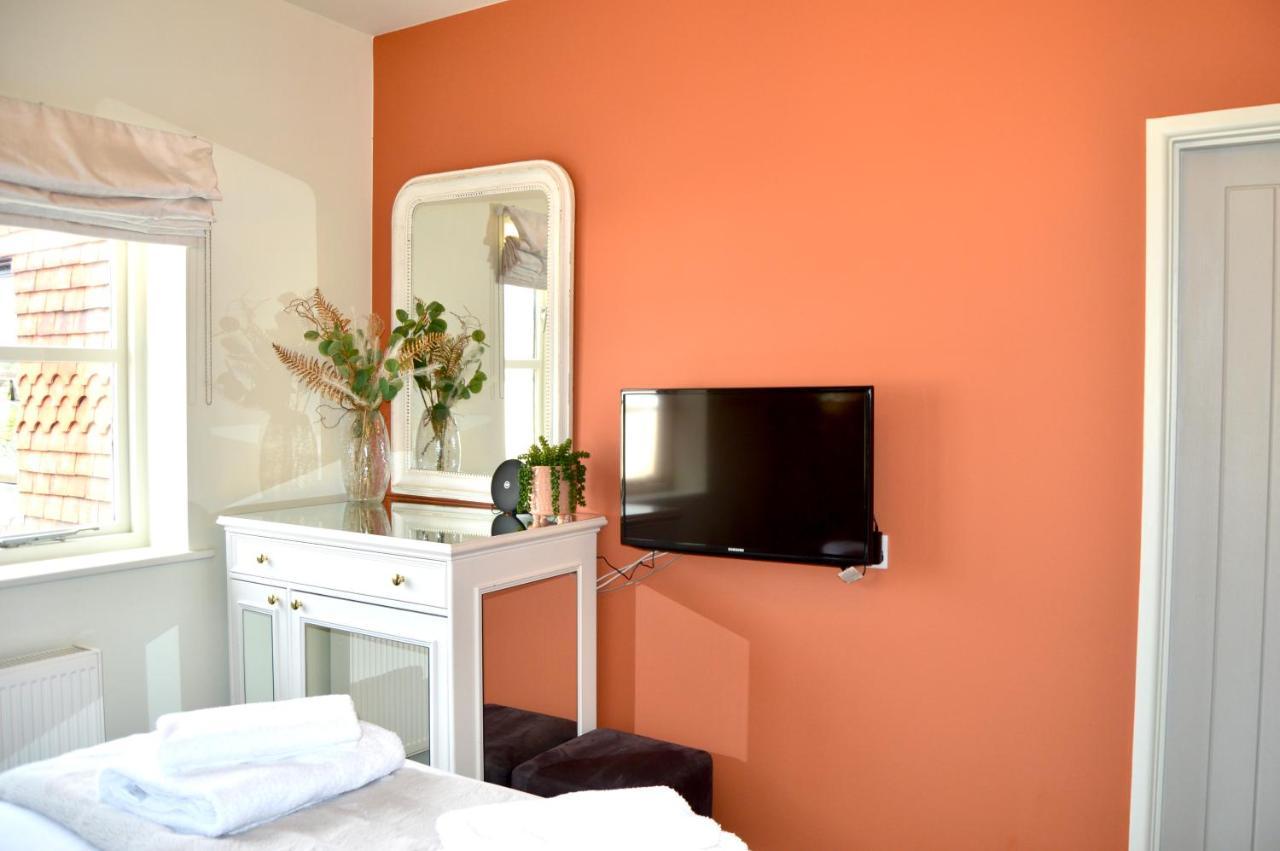 The Nest Hotel & Restaurant Petersfield Esterno foto