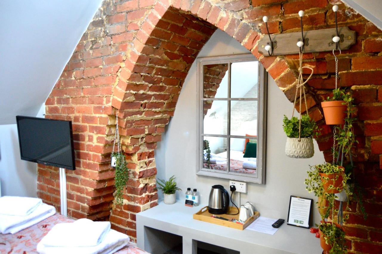 The Nest Hotel & Restaurant Petersfield Esterno foto