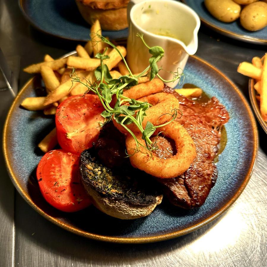 The Nest Hotel & Restaurant Petersfield Esterno foto